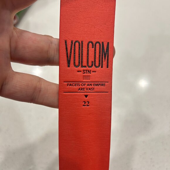 Volcom Boys Josta Creature PU Belt Youth Red White Sz 22 / 28.5" Teeth Graphic - Picture 4 of 5